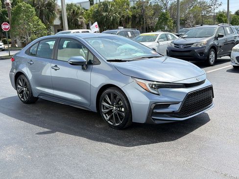 Used 2024 Toyota Corolla SE FWD image 7