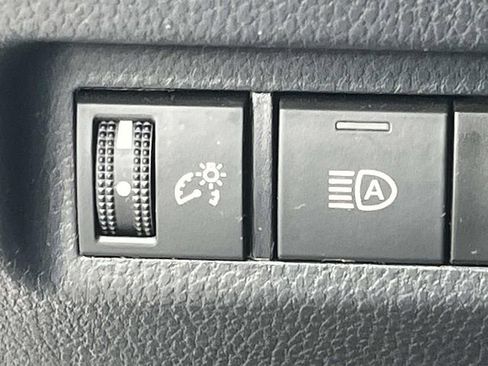 Used 2023 Toyota RAV4 LE FWD image 33