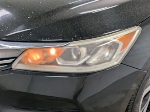 Used 2017 Honda Accord LX image 12