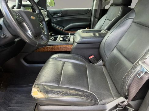 Used 2015 Chevrolet Suburban LTZ RWD image 6