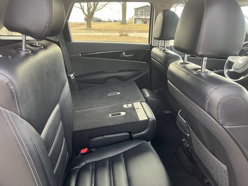 Used 2020 Kia Sorento SX image 33