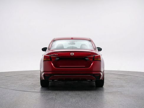 Used 2025 Nissan Altima 2.5 SV image 7