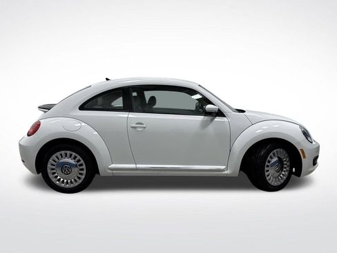 Used 2016 Volkswagen Beetle 1.8T SE image 2