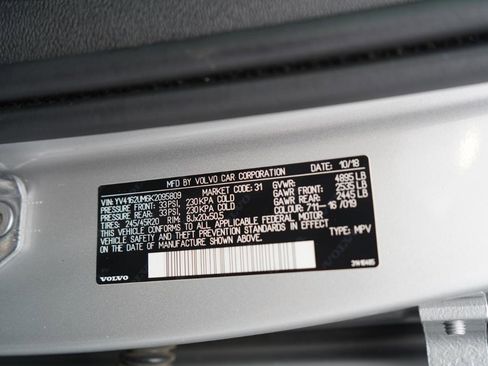 Used 2019 Volvo XC40 T5 R-Design image 21