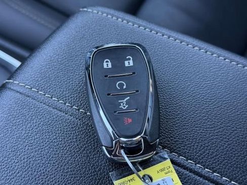 Certified 2023 Chevrolet Traverse LT w/ LT Premium Package image 35