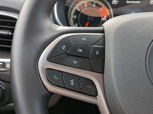 Used 2021 Jeep Cherokee Latitude Lux w/ Comfort/Convenience Group AWD/4WD image 32