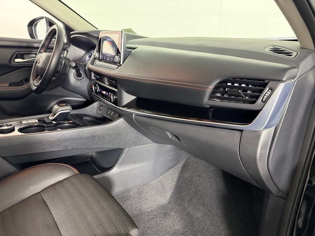 Used 2026 Nissan Rogue SV AWD/4WD image 28
