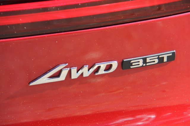 Used 2025 Genesis GV70 3.5T Sport AWD/4WD image 10
