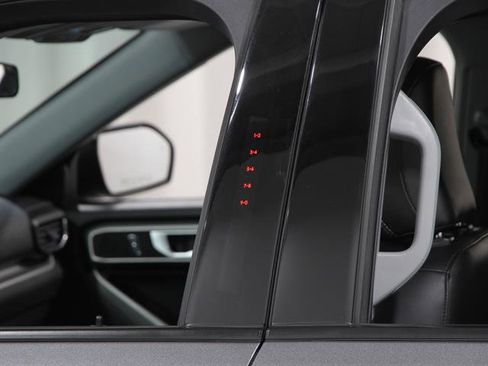 Certified 2022 Ford Explorer XLT w/ Equipment Group 202A image 4