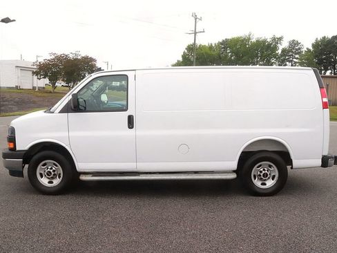 Used 2025 GMC Savana 2500 w/ Driver Convenience Package RWD image 4