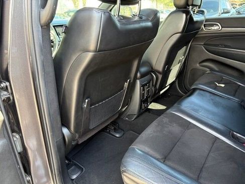 Used 2019 Jeep Grand Cherokee Altitude image 15