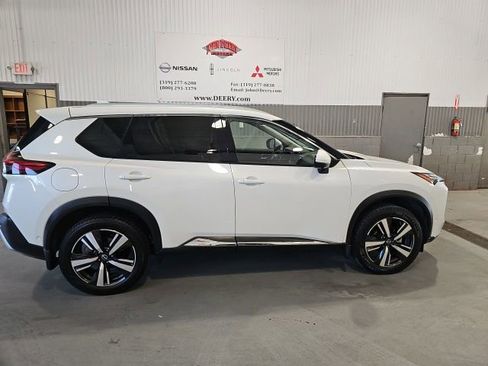 Used 2023 Nissan Rogue Platinum AWD/4WD image 2