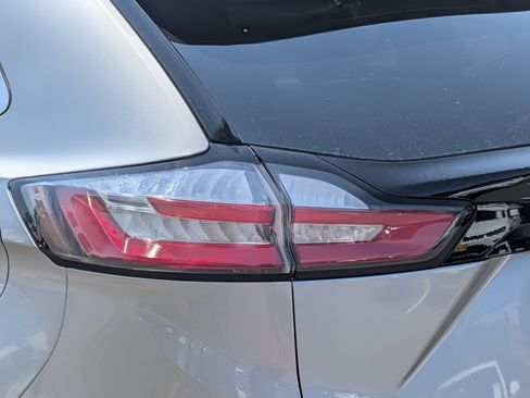 Used 2024 Ford Edge SEL AWD/4WD image 17