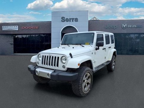 Used 2016 Jeep Wrangler Unlimited Sahara w/ Connectivity Group image 3