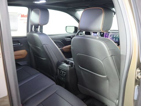 Used 2023 GMC Canyon AT4 w/ AT4 Premium Package AWD/4WD image 44