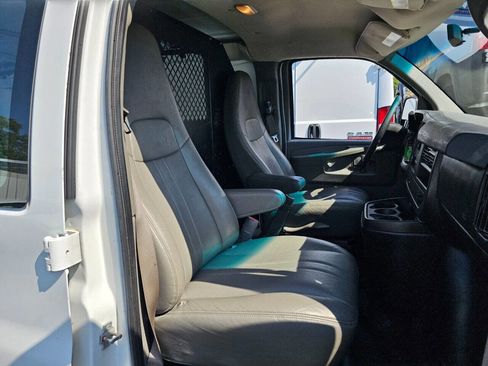 Used 2014 Chevrolet Express 2500 image 8