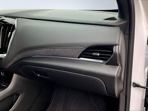 Used 2023 Chevrolet Traverse High Country image 28