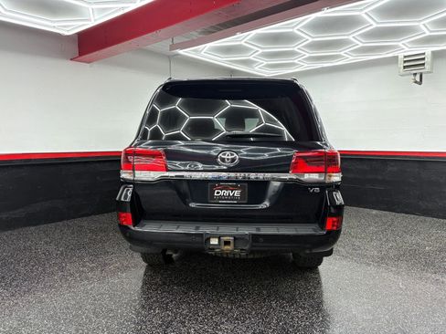 Used 2016 Toyota Land Cruiser image 5
