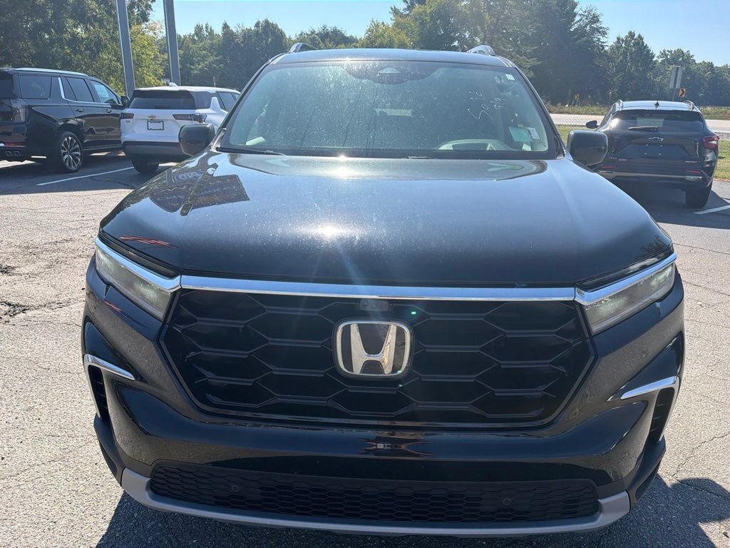 Used 2025 Honda Pilot Elite image 2
