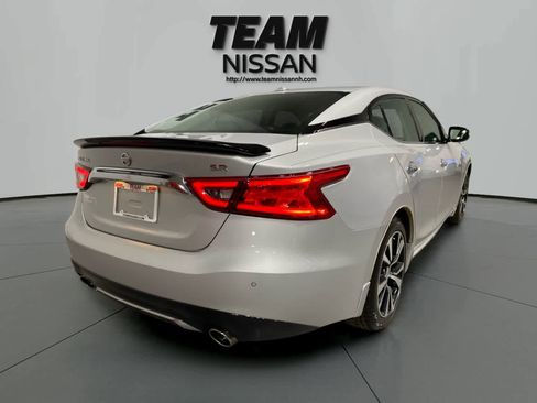 Used 2017 Nissan Maxima SR w/ Midnight Edition image 7