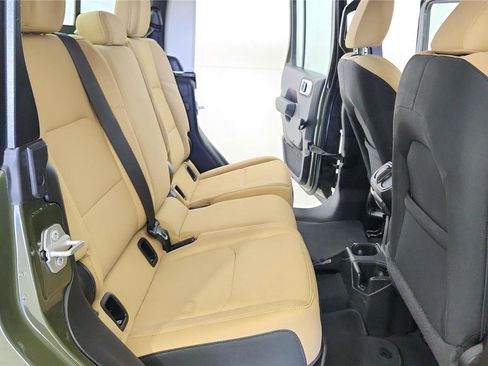 Used 2022 Jeep Gladiator Sport w/ Trailer Tow Package AWD/4WD image 36