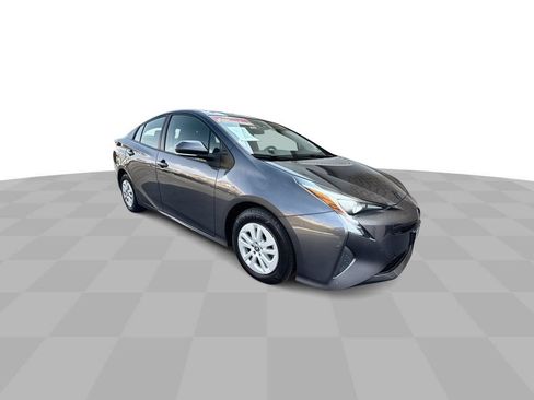 Used 2018 Toyota Prius One FWD image 2