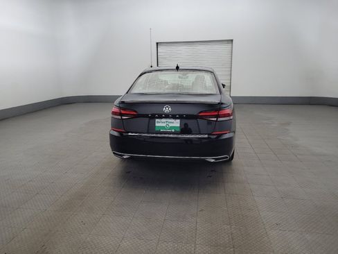 Used 2022 Volkswagen Passat 2.0T SE image 7