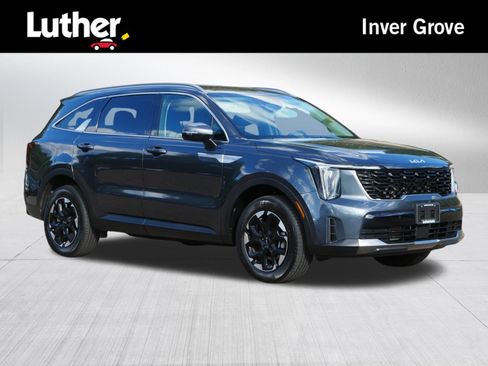 Certified 2025 Kia Sorento S AWD/4WD image 1