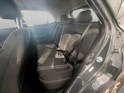 Used 2025 Hyundai Venue SEL FWD image 21