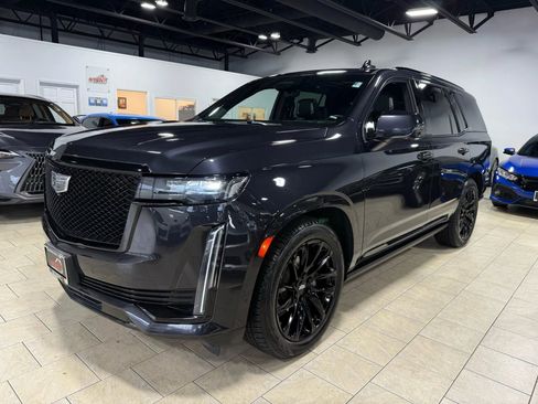 Used 2023 Cadillac Escalade Sport Platinum w/ LPO, ONYX Package image 13