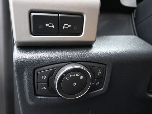 Used 2022 Ford F250 Lariat w/ Chrome Package image 19