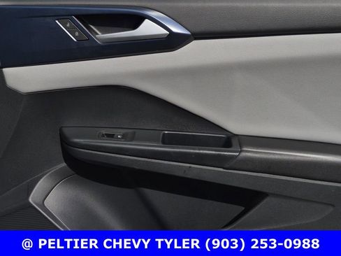 Used 2023 Volkswagen Taos SE w/ Black Wheel Package image 13