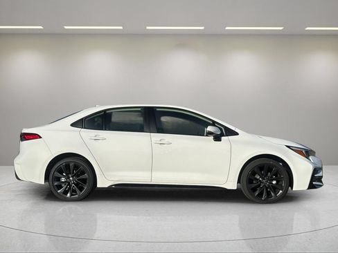 New 2026 Toyota Corolla SE FWD image 3