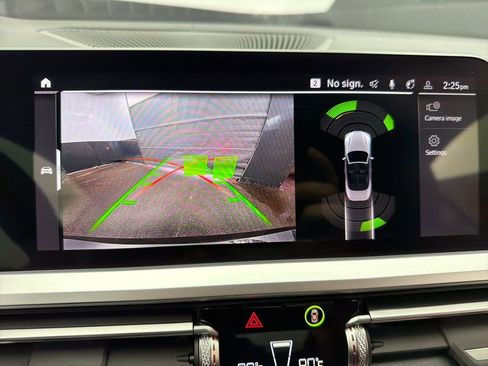 Used 2023 BMW 430i xDrive Convertible w/ M Sport Package image 17