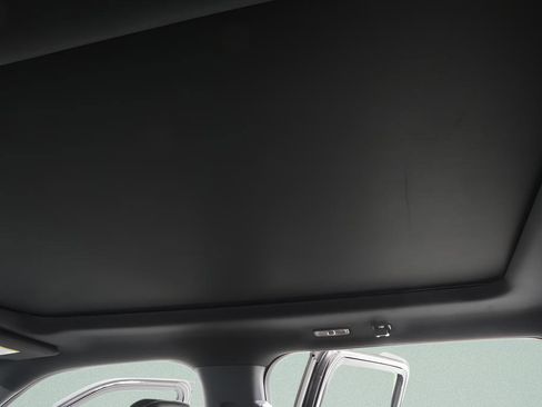 Used 2022 Ford F150 Lariat w/ Equipment Group 502A High image 9