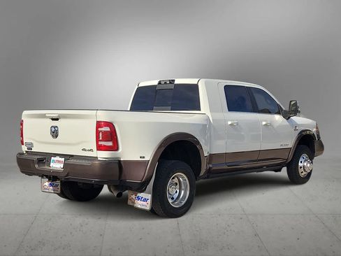 Used 2024 RAM 3500 Limited w/ Towing Technology Group image 8