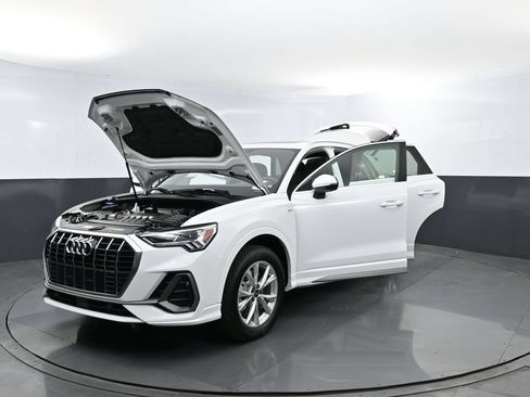 Used 2025 Audi Q3 2.0T Premium w/ Convenience Package AWD/4WD image 27