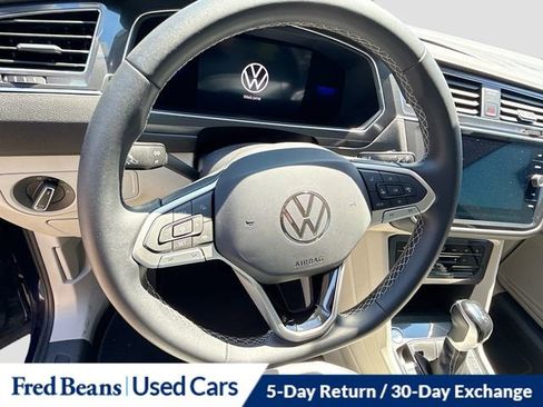 Used 2023 Volkswagen Tiguan SE FWD image 12