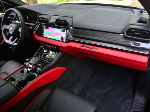 Used 2025 Lamborghini Urus S AWD/4WD image 23