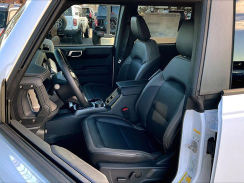 New 2025 Ford Bronco Outer Banks image 9