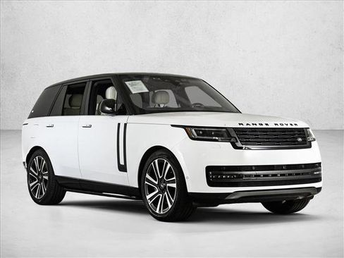 Used 2023 Land Rover Range Rover SE AWD/4WD image 3