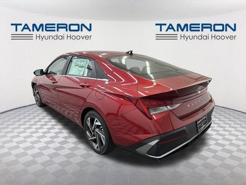 New 2025 Hyundai Elantra Limited image 3