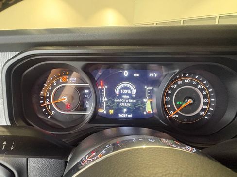 Used 2024 Jeep Wrangler Unlimited Sahara w/ Safety Group AWD/4WD image 23
