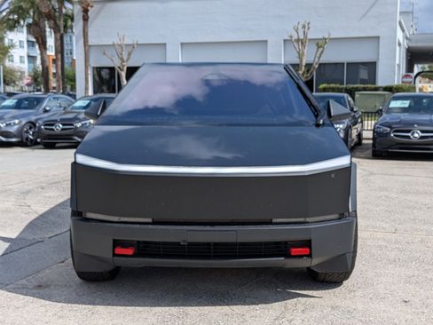 Used 2024 Tesla Cybertruck AWD Crew Cab image 2