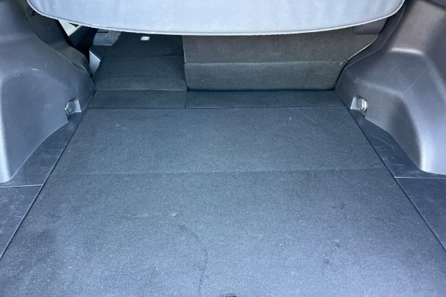 Used 2019 Toyota RAV4 XLE w/ Convenience Package FWD image 17