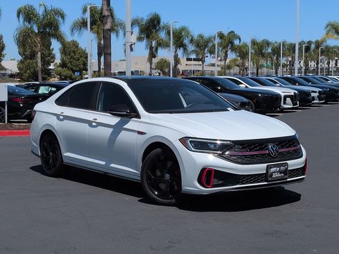 Used 2024 Volkswagen Jetta GLI Autobahn w/ GLI Black Package FWD image 2