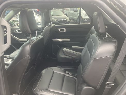 Used 2023 Ford Explorer XLT w/ Equipment Group 202A AWD/4WD image 15