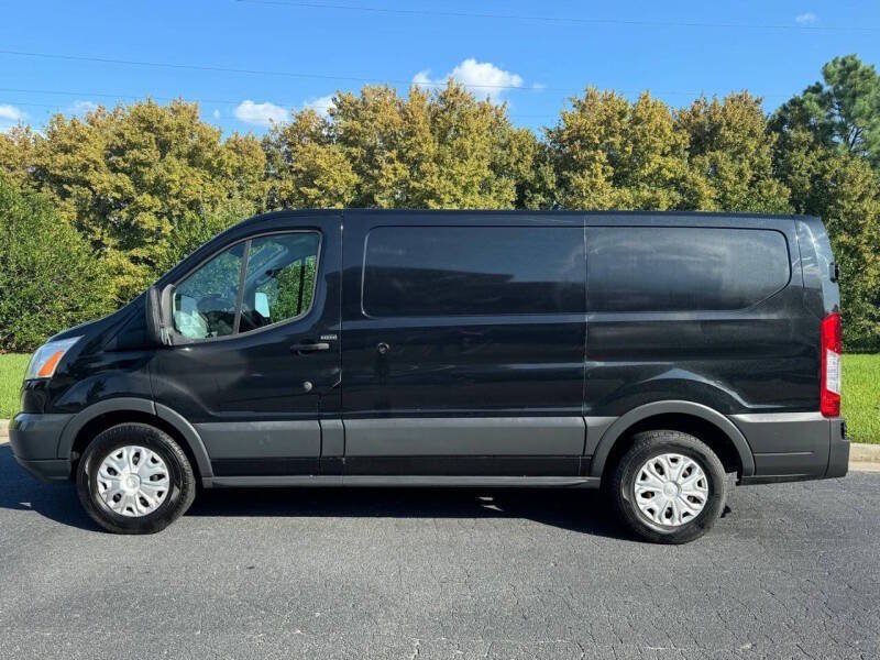 Used 2015 Ford Transit 150 130 Low Roof w/ Exterior Upgrade Package RWD image 2