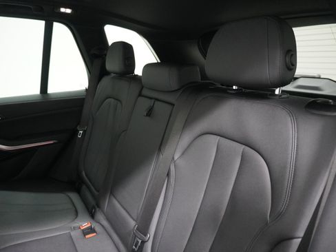 Used 2022 BMW X5 sDrive40i w/ Parking Assistance Package image 12