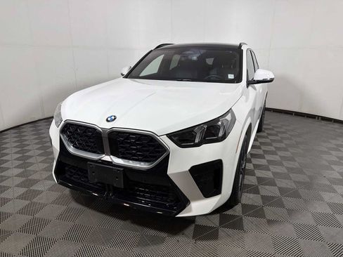 Used 2026 BMW X2 xDrive28i w/ M Sport Package AWD/4WD image 3